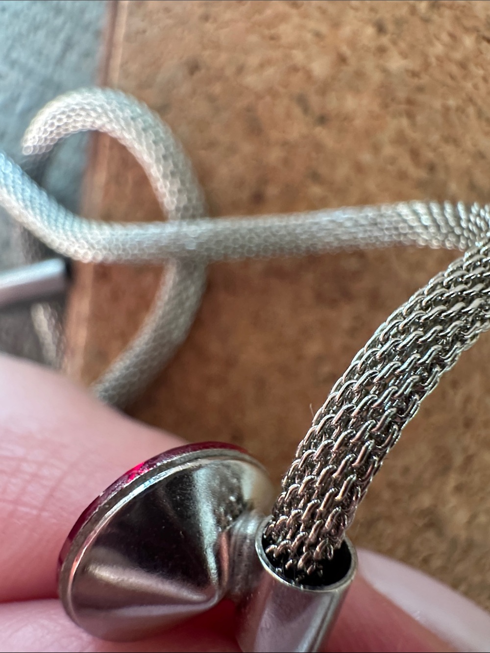 Swarovski Lt Siam Pendant by Atlantis Berlin🧜‍♀️17 inches magnetic chain clasp - Picture 10 of 10
